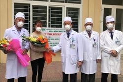 Thêm 2 trường hợp nhiễm Covid-19 được điều trị khỏi tại y tế cơ sở