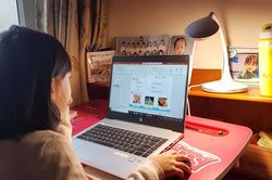 Trường tư thục loay hoay thu hay không thu tiền học trực tuyến mùa dịch COVID-19