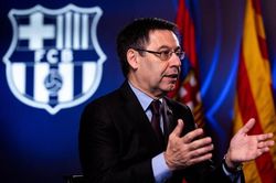 Chủ tịch Barca bị tố thuê người bôi nhọ Messi trên mạng xã hội