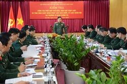 Bộ Quốc phòng kiểm tra công tác phối hợp phổ biến giáo dục pháp luật tại Trường Sĩ quan Chính trị