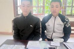 2 đối tượng rải tờ rơi 'tín dụng đen'