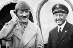 Giật mình loạt ảnh cực ngốc nghếch trùm Hitler cấm công bố