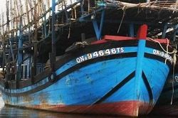 Quảng Nam: Tàu câu mực bất ngờ bị cháy, 33 ngư dân may mắn thoát nạn