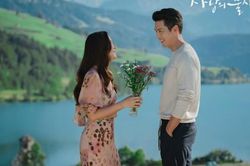 Ảnh hậu trường đẹp như tranh của cặp đôi 'Hạ cánh nơi anh'