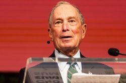 Tỷ phú Michael Bloomberg sẽ tham dự vòng tranh luận của các ứng viên tổng thống đảng Dân chủ