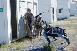 Australia phát triển công nghệ robot hỗ trợ huấn luyện quân sự