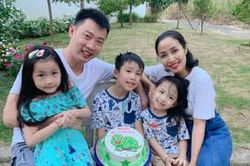 Ốc Thanh Vân được ông xã tự tay mang tặng giày hiệu mừng sinh nhật lúc 3h sáng