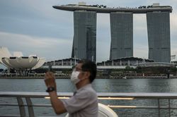 Singapore chi 4 tỷ USD hỗ trợ doanh nghiệp và người dân chống Covid-19