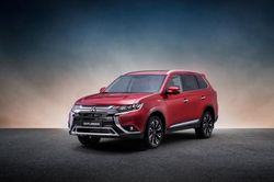 Mitsubishi Outlander thế hệ mới 2020 tăng giá nhẹ