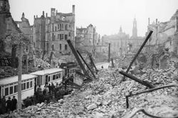 Vì sao thành phố Dresden của Hitler bị đánh bom dữ dội?