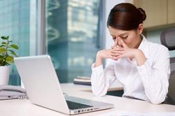 Không muốn già nhanh vì ngồi máy tính cả ngày, chị em nhất định phải làm việc này