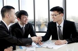 Vì sao doanh nghiệp khó tuyển nhân viên bán hàng?