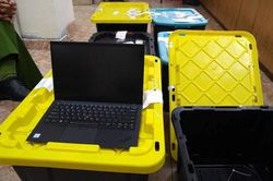 Việt kiều bị bắt tại sân bay Tân Sơn Nhất cùng 207 máy tính nhập lậu từ Mỹ