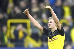 Erling Haaland hạ gục PSG: Đây, 'chiến thần' tuổi teen của Dortmund