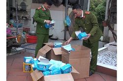 Liên tiếp phát hiện các vụ vận chuyển trái phép khẩu trang y tế