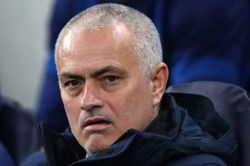 Thua Leipzig, Mourinho ví Tottenham như súng không đạn