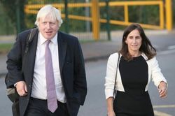 Thủ tướng Boris Johnson đồng ý ly hôn