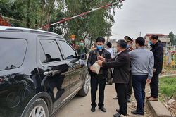 Vị linh mục trẻ ở tâm dịch Sơn Lôi