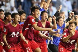 ĐT Việt Nam giữ vững vị trí số 1 khu vực Đông Nam Á; Công Phượng mừng khi Lee Nguyễn khó về?