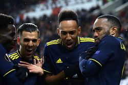 Kết quả: M.U và Arsenal giành lợi thế, bóng đá Đức đại thắng