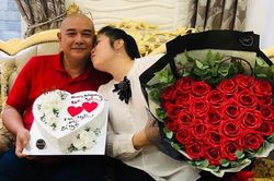Những hình ảnh đời thường đong đầy hạnh phúc của vợ chồng NSND Hồng Vân