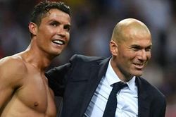 Zidane: 'Chẳng HLV nào có thể cải thiện Ronaldo hay Modric'