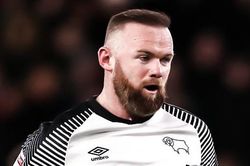 Rooney ghi bàn sau cú đá 11 m kiểu panenka