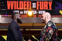 Anthony Joshua chờ Wilder và Fury