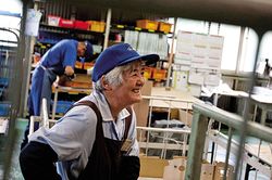 Tạo điều kiện làm việc cho người cao tuổi