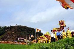 Linh thiêng lễ hội Phủ Dầy