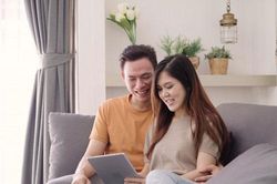 Chồng hào phóng với bạn bè, vợ 'méo mặt' tiếc của