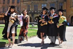 Bộ Y tế Australia khuyến nghị nới lỏng lệnh cấm nhập cảnh đối với học sinh Trung Quốc