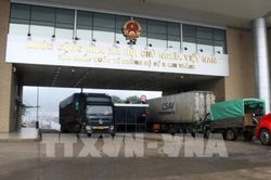 Nhiều xe nông sản vẫn tồn hàng tại các cửa khẩu