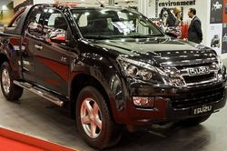 Bán tải Ford Ranger giảm 70% doanh số nhưng vẫn đứng đầu phân khúc