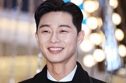 Đã có 433 người nhiễm COVID-19 ở Hàn, Park Seo Joon quyên góp 2 tỷ đồng