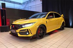 Lạ lùng Civic Type R Limited Edition 2021 không có âm thanh, điều hòa