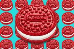 Supreme trình làng mẫu bánh quy kết hợp với hãng Oreo