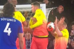 Leicester 0-1 Man City: Khi VAR đứng về phía Man xanh
