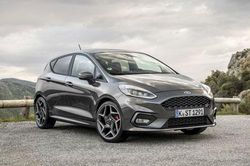 Top 10 ôtô được ưa chuộng nhất tại Anh: Ford Fiesta không đối thủ