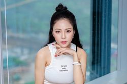 Hot girl Trâm Anh gây sốc khi chê đàn ông ngây ngô, là 'con mồi' của các cô gái