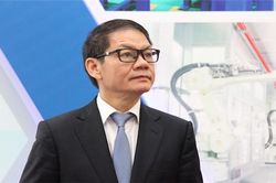 Ông Trần Bá Dương: 'Chờ giải cứu thì không phải là nhà kinh doanh'