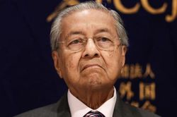 Thủ tướng Malaysia đệ đơn xin từ chức
