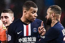 Neymar vỗ tay sau khi nhận thẻ đỏ ở Ligue 1