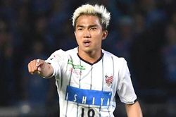 'Messi Thái' lập cú đúp kiến tạo, Dangda đi vào lịch sử