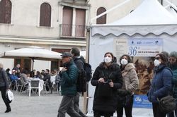 Dịch viêm đường hô hấp cấp COVID-19: Iran và Italy ghi nhận thêm các ca tử vong