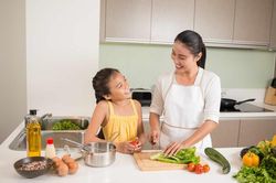 Tôi hối hận không dạy con tự lập sớm