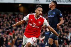 Aubameyang lập cú đúp, Arsenal thắng nghẹt thở Everton