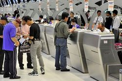 Bắt buộc khai báo y tế đối với người nhập cảnh từ Hàn Quốc
