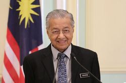 Quốc vương Malaysia chấp nhận đơn từ chức của Thủ tướng Mahathir
