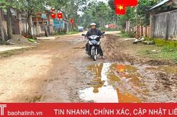 Đường liên xã miền núi Hà Tĩnh hỏng nặng, dân kiến nghị bố trí kinh phí sửa chữa